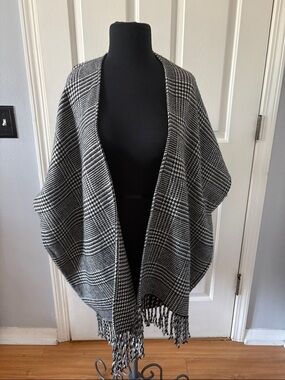 Black & White Plaid Fringe Wrap